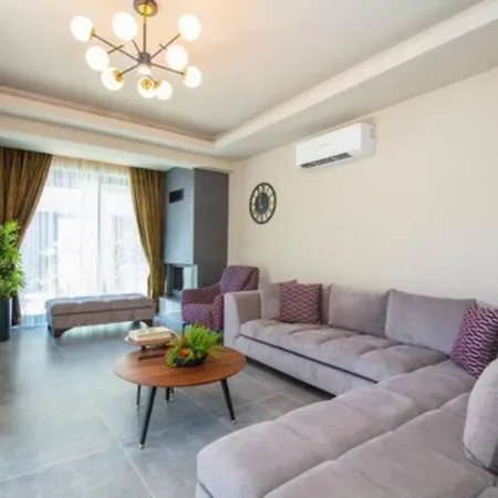 מלון Merkezde Ultra Lueks 1 4*