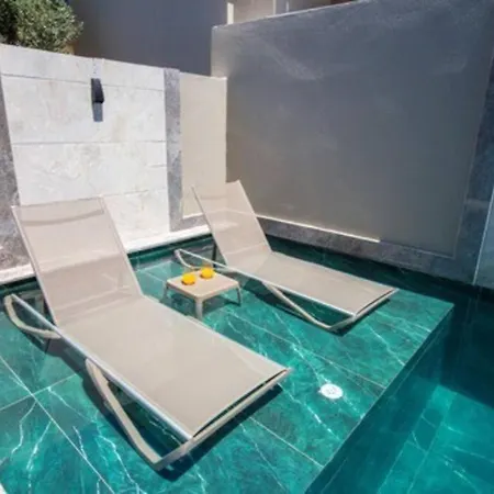 Merkezde Ultra Lueks 1 מלון 4*