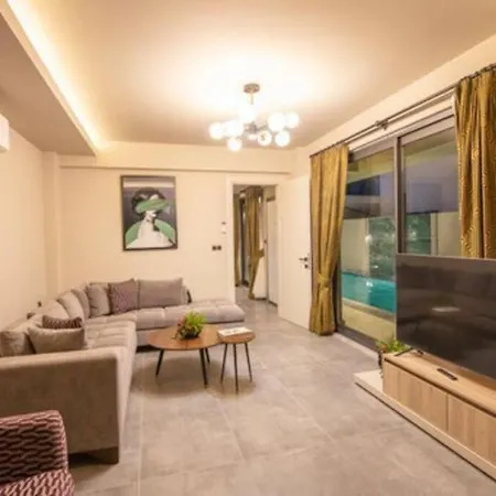 Merkezde Ultra Lueks 1 4*